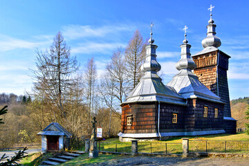 Orthodox  wooden church in Leszczyny, Low Beskids (Beskid Niski), Poland - obrazy, fototapety, plakaty