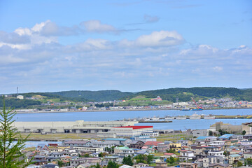 Fototapeta premium 北海道 東部 アイカップから望む厚岸市街 