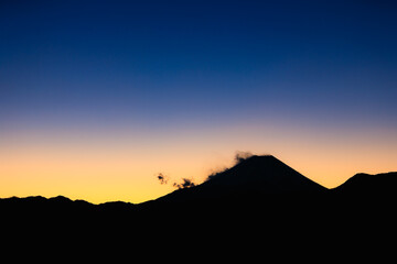 山梨県高下からの朝日の富士山（ダイヤモンド富士）