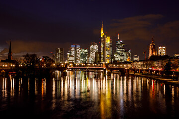 Fototapeta na wymiar The Frankfurt Skyline at sunset 