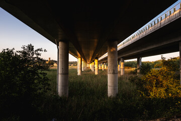 Fototapeta premium Sunset under the bridge