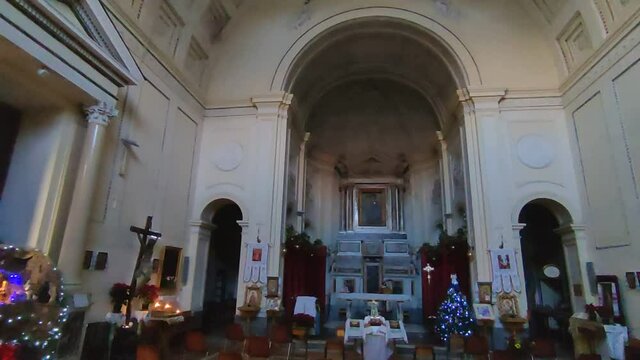 Napoli &ndash; Panoramica interna della Chiesa di Santa Maria delle Grazie