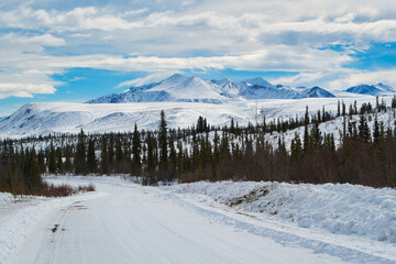 Fototapeta na wymiar Richardson Highway, running 368 miles and connecting Valdez to Fairbanks is a very scenic route, offering magnificent views of the Chugach Mountains and Alaska Range. 