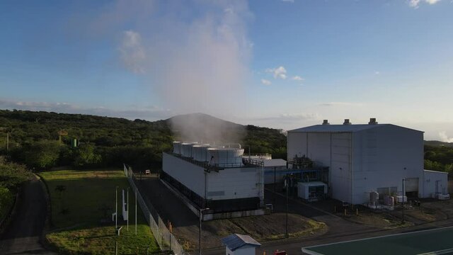 Vista a&eacute;rea de una planta geot&eacute;rmica