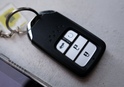 focus on icon button display on car key remote control