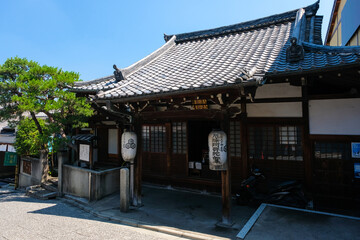 Naklejka premium 京都市 清水寺参道のお寺、宝徳寺