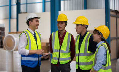  warehouse worker meeting 