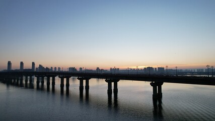 Fototapeta na wymiar sunrise over the pier