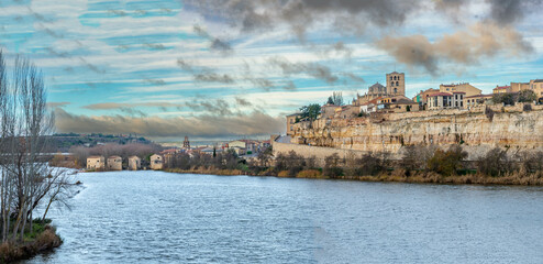ribera del rio Duero A su paso por Zamora , España