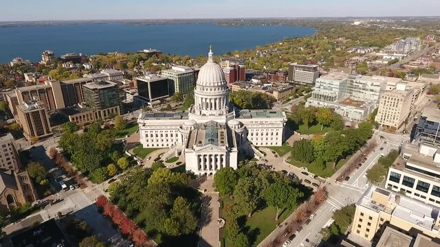 Dowtown Madison Wisconsin - State Capitol Building - Summer (Drone - Pull Back & Tild Up)