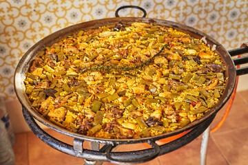 Valencian paella with chicken and rabbit