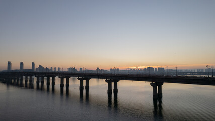 Fototapeta na wymiar sunset over the pier