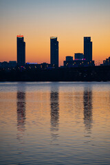 Obraz premium city skyline at sunset