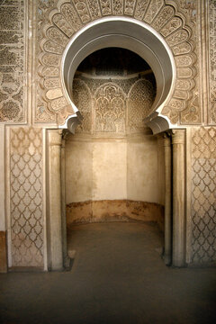 Picture of an archway in marrakech