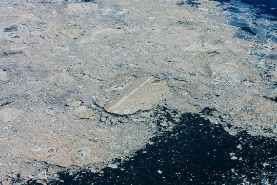 Fury and Hecla Strait near Igloolik and Pinger Point Nunavut