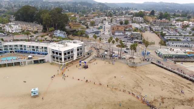 Capture area of competitors coming out of the water and change of modality in triathlon.