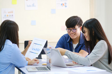 Businessmen teamwork meeting to discuss the investment.