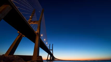 Cercles muraux Pont Vasco da Gama bridge at night