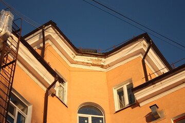 The back of the main street in the city.