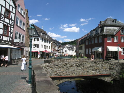 Steinbr&uuml;cke &uuml;ber die Erft in Bad M&uuml;nstereifel