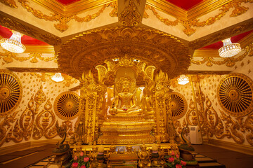 Fototapeta na wymiar Temple gold color beautiful art architecture