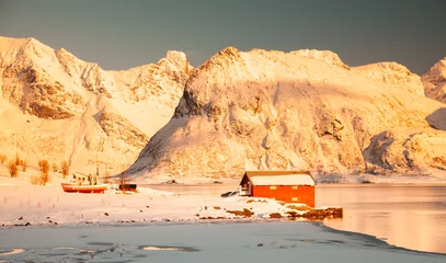 Keuken spatwand met foto Seaside town with huge snow-capped mountains in the background in the arctic circle © Javier