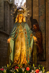 Statue der Maria in der Kathedrale in Santiago de Compostela