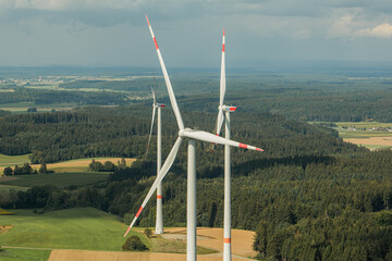 WIndräder alternative Energie Windräder Bodensee Hilpensberg onshore
