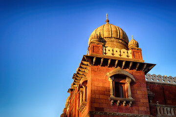Obraz premium Mahatma Gandhi Hall. Ghanta Ghar, Indore, Madhya Pradesh. Also Known as King Edward Hall. Indian Architecture. 