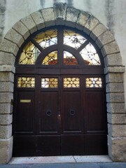 door VI