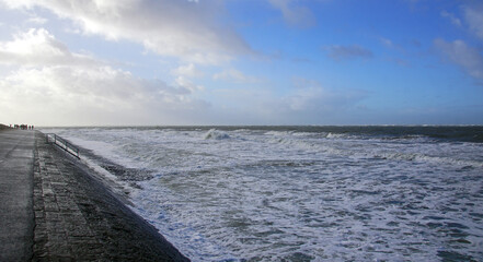aufgewühlte See vor Norderney