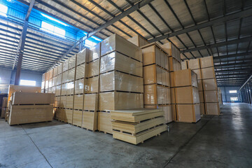 Wood board products are in the storage workshop, North China