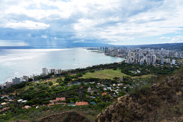 Fototapeta premium The view of Honolulu from the top of Diamond Head in Oahu, Hawaii