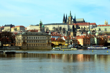 Fototapeta na wymiar Prague castle and charles bridge