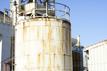 老朽化したタンク・サビ