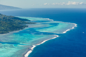 Fototapeta na wymiar Turquoise Sea off Moorea Island French Polynesia