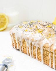 Budín de  limón y amapolas