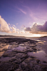 夕暮れ時の海岸