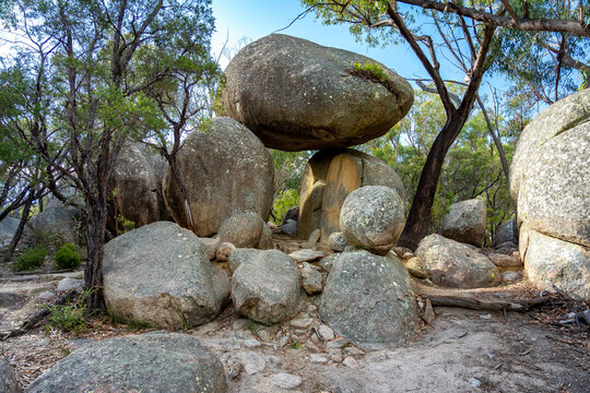 The Arches Granite Rock Formation In Girraween National Park