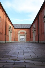 レンガで造られた倉庫の風景