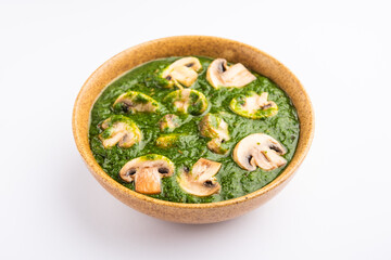 Palak Mushroom is an Indian curry dish