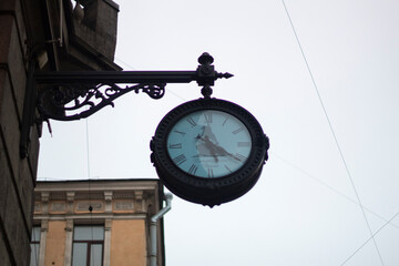 Fototapeta na wymiar clock in the street