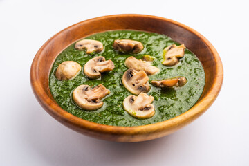 Palak Mushroom is an Indian curry dish