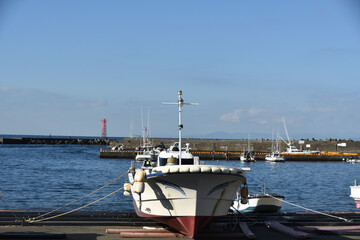 漁船と土肥漁港