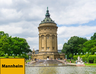 Wasserturm Mannheim mit Ortsschild