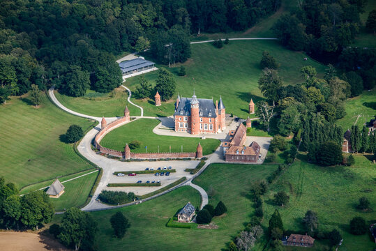 vue a&eacute;rienne du ch&acirc;teau de Tilly dans l'Eure en France