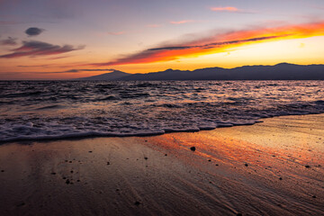 Fototapeta na wymiar beautiful sea sunset beach