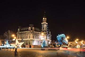 Fototapeta na wymiar Nowy Sącz, świąteczne oświetlenie centrum miasta