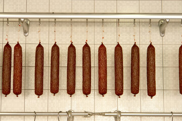 würste an wand