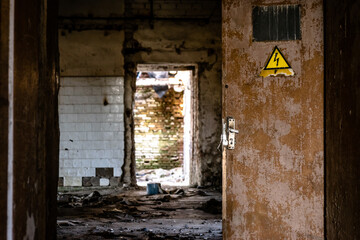 Fototapeta na wymiar Inside of old abandoned building